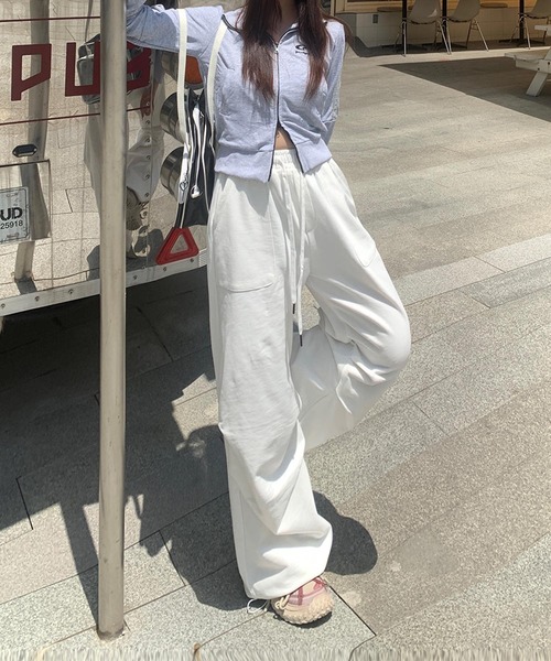 aimoha(アイモハ)の「リラックスフィットワイドパンツ(その他パンツ・レディース・ホワイト/ブラック・SMALL/MEDIUM/LARGE)」の17枚目の写真