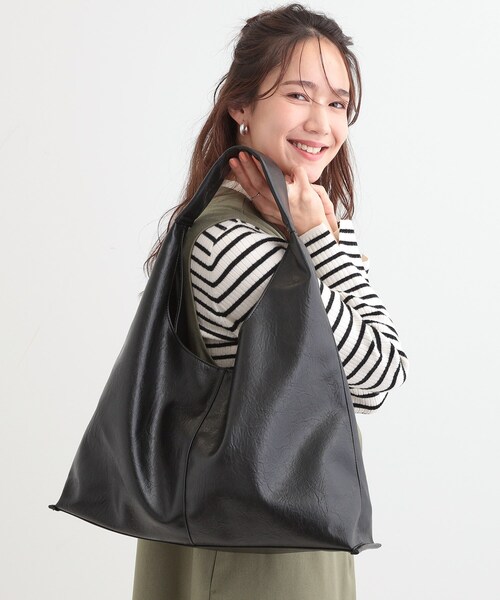 SHOO・LA・RUE（シューラルー）の「トライアングルトートバッグ（トートバッグ・レディース・ブロンズ/ブラック/シルバー・00）」の17枚目の写真