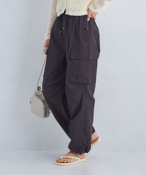 green label relaxing（グリーンレーベルリラクシング）の「パラシュート パンツ（カーゴパンツ・レディース・オリーブ/ネイビー・FREE）」の2枚目の写真