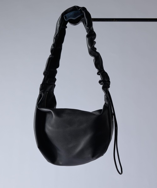 Lui's（ルイス）の「GO OUT shoulder bag（ショルダーバッグ）（ショルダーバッグ・メンズ・ブラック系その他/ブラック・FREE）」の3枚目の写真