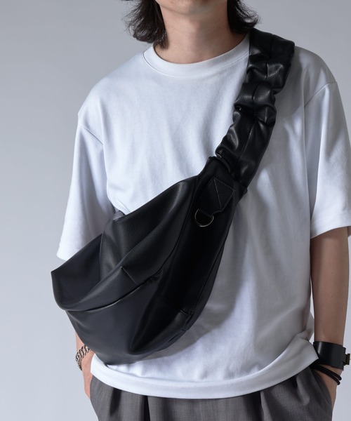 Lui's（ルイス）の「GO OUT shoulder bag（ショルダーバッグ）（ショルダーバッグ・メンズ・ブラック系その他/ブラック・FREE）」の9枚目の写真