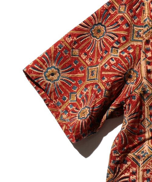 BEAMS PLUS（ビームスプラス）の「フラワー プリント オープンカラー シャツ（シャツ/ブラウス・メンズ・レッド/ブルー・S/L/M/XL）」の8枚目の写真