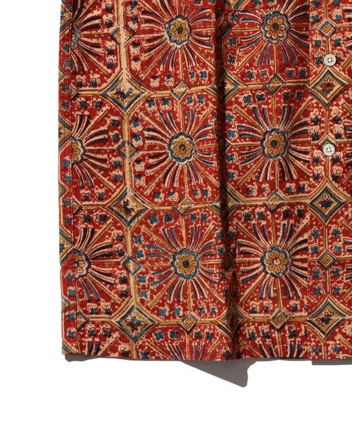 BEAMS PLUS（ビームスプラス）の「フラワー プリント オープンカラー シャツ（シャツ/ブラウス・メンズ・レッド/ブルー・S/L/M/XL）」の9枚目の写真