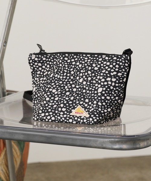 KELTY（ケルティ）の「KELTY/ケルティ MINI USUAL POUCH ミニマルポーチ 2026年春夏（ショルダーバッグ・メンズ・タン/ブルー/セージグリーン/ネイビー/ホワイト/ブラック/グレー/モカ/ブラック系その他/グレー系その他/ブラウン系その他/ゴールド系その他/マスタード/オリーブ・FREE）」の3枚目の写真