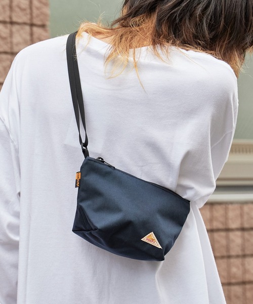 KELTY（ケルティ）の「KELTY/ケルティ MINI USUAL POUCH ミニマルポーチ 2026年春夏（ショルダーバッグ・メンズ・タン/ブルー/セージグリーン/ネイビー/ホワイト/ブラック/グレー/モカ/ブラック系その他/グレー系その他/ブラウン系その他/ゴールド系その他/マスタード/オリーブ・FREE）」の11枚目の写真