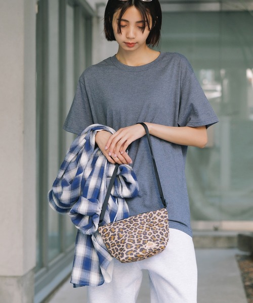 KELTY（ケルティ）の「KELTY/ケルティ MINI USUAL POUCH ミニマルポーチ 2026年春夏（ショルダーバッグ・メンズ・タン/ブルー/セージグリーン/ネイビー/ホワイト/ブラック/グレー/モカ/ブラック系その他/グレー系その他/ブラウン系その他/ゴールド系その他/マスタード/オリーブ・FREE）」の21枚目の写真