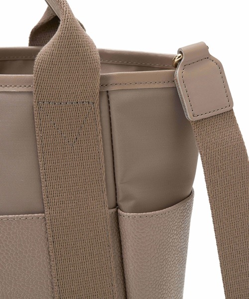 Breath TOPKAPI（ブレストプカピ）の「【Breath TOPKAPI】【TOPKAPI × 藤本美貴さんコラボ】スコッチグレイン 6ポケット 2way トートバッグ M/マザーズバッグ/撥水（トートバッグ・レディース・ネイビー/ブラック/ベージュ系その他5/サンドグレー・FREE）」の22枚目の写真