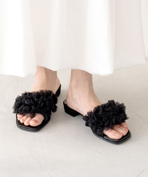 値下中【ほぼ新品】herlipto ブラック スクエアトゥ ミュール　試着のみ 新色】Bit Square-Toe Mules