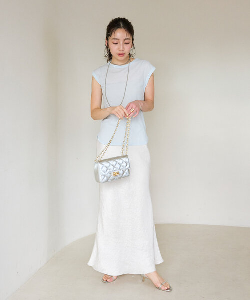 La boutique BonBon（ラブティックボンボン）の「【オウレンティ】メタリックキルティングチェーンショルダーバッグ（ハンドバッグ・レディース・シルバー・FREE）」の5枚目の写真