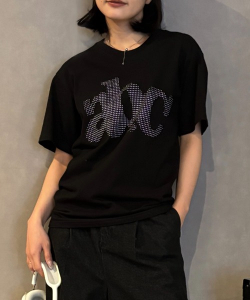 Ulysses(ユリシス)の「ロゴプリントTシャツ(Tシャツ/カットソー・レディース・ホワイト/ダークグレー/ブラック・L/M)」の4枚目の写真