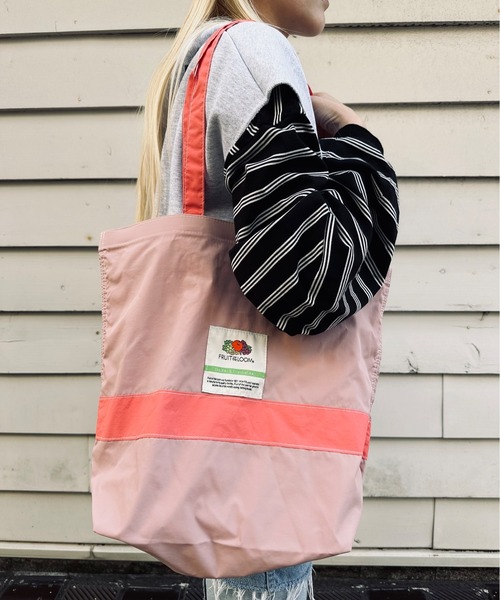 FRUIT OF THE LOOM(フルーツオブザルーム)の「FRUIT OF THE LOOM / FTL NYLON SHOULDER TOTE BAG L / 80310400(トートバッグ・レディース・グレー/チャコールグレー/ミント/ネイビー/ピンク・ONESIZE)」の5枚目の写真