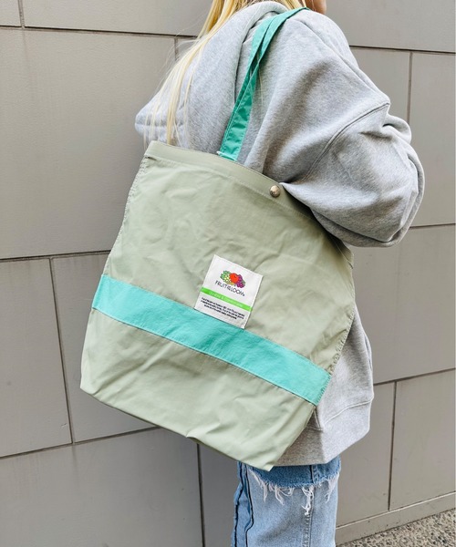 FRUIT OF THE LOOM(フルーツオブザルーム)の「FRUIT OF THE LOOM / FTL NYLON SHOULDER TOTE BAG L / 80310400(トートバッグ・レディース・グレー/チャコールグレー/ミント/ネイビー/ピンク・ONESIZE)」の15枚目の写真