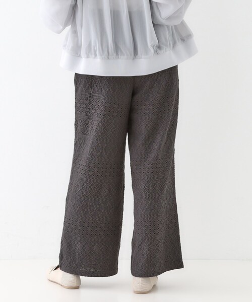 SHOO・LA・RUE(シューラルー)の「【S-LL】レースが目を惹く ジャカードイージーパンツ(その他パンツ・レディース・オフホワイト/チャコールグレー/ブラック・01/03/02/04)」の6枚目の写真