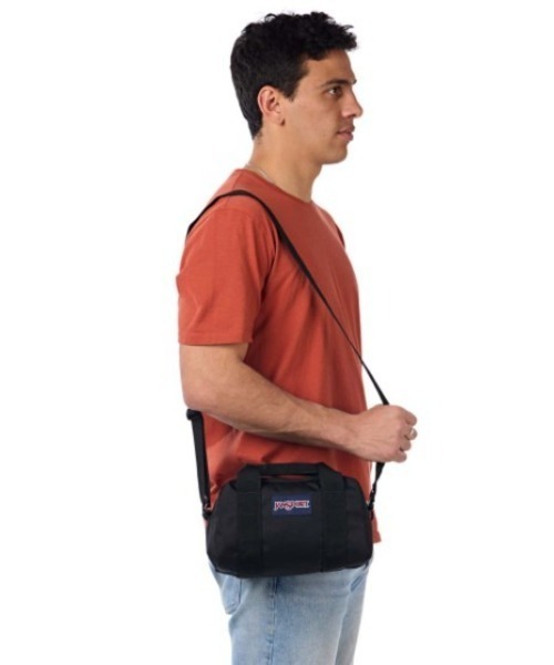 JANSPORT（ジャンスポーツ）の「JANSPORT WEEKENDER MINI DUFFEL（ジャンスポーツ ウィークエンダーミニダッフル）（ショルダーバッグ・メンズ・ブラック/ネイビー・FREE）」の2枚目の写真