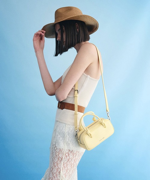 CHARLES & KEITH（チャールズ & キース）の「Sammie サミー ノットハンドルイロンゲイティッドバッグ（トートバッグ・レディース・ピンク系その他5/ライトイエロー/クリーム・S）」の15枚目の写真