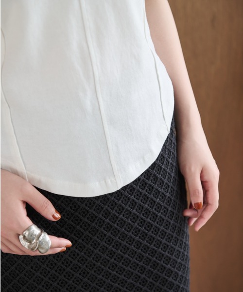 AIC.（エーアイシー）の「カットアウトピンタックフィットTシャツ（Tシャツ/カットソー・レディース・オフホワイト/チャコールグレー・FREE）」の18枚目の写真