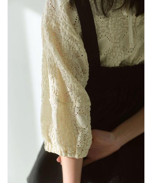 Samansa Mos2 blue（サマンサモスモスブルー）の「7分袖花ジャカードプルオーバー（Tシャツ/カットソー・レディース・オフホワイト/チャコールグレー/キナリ・F）」の5枚目の写真