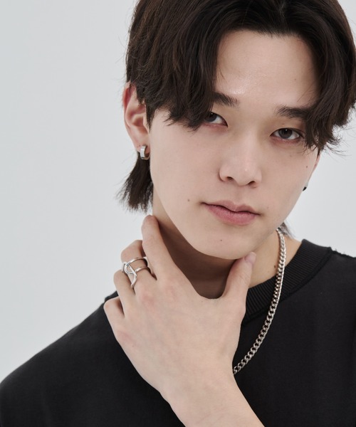 WYZ(ダブリューワイジィー)の「ビッグヒネリ クロスリング(リング・メンズ・ゴールド/ブラック/シルバー・18号)」の18枚目の写真