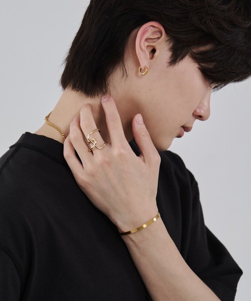 WYZ(ダブリューワイジィー)の「ビッグヒネリ クロスリング(リング・メンズ・ゴールド/ブラック/シルバー・18号)」の8枚目の写真