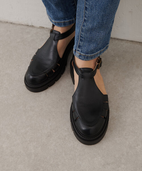 BEARDSLEY(ビアズリー)の「《CORSO ROMA 9》グルカサンダル(サンダル・レディース・ブラック/ホワイト・38/36/37/35)」の2枚目の写真