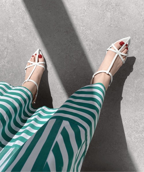 MAMIAN（マミアン）の「ポインテッドトゥ Tストラップ サンダル (7.0cmヒール)（サンダル・レディース・ブラック/ベージュ/アイボリー・S/M/L）」の22枚目の写真