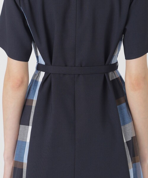 BLUE LABEL CRESTBRIDGE（ブルーレーベルクレストブリッジ）の