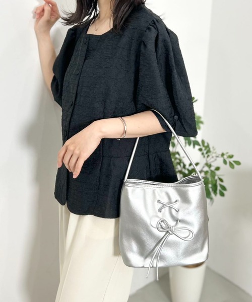 mebole(メボレ)の「Purity Lily Blouse(シャツ/ブラウス・レディース・アイボリー/ブラック・FREE)」の19枚目の写真