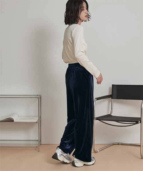 miette(ミエット)の「ダブルウエストベロアワイドパンツ(その他パンツ・レディース・ネイビー/ボルドー・M/S)」の6枚目の写真