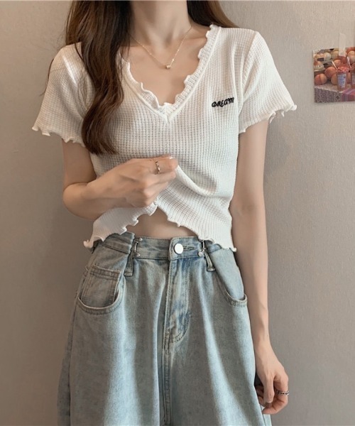 Beststore(ベストストア)の「Tシャツ ショート丈 トップス 刺繍ロゴ(Tシャツ/カットソー・レディース・ホワイト/ブラック/ブルー/ピンク・FREE)」の2枚目の写真