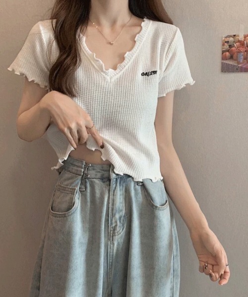 Beststore(ベストストア)の「Tシャツ ショート丈 トップス 刺繍ロゴ(Tシャツ/カットソー・レディース・ホワイト/ブラック/ブルー/ピンク・FREE)」の5枚目の写真