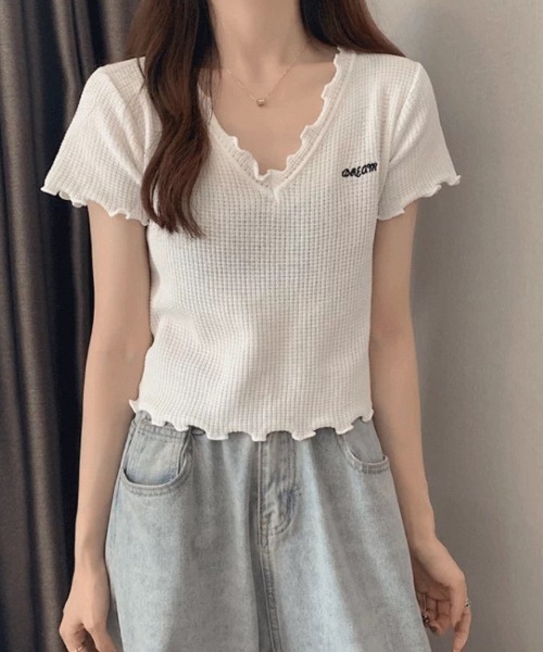 Beststore(ベストストア)の「Tシャツ ショート丈 トップス 刺繍ロゴ(Tシャツ/カットソー・レディース・ホワイト/ブラック/ブルー/ピンク・FREE)」の6枚目の写真