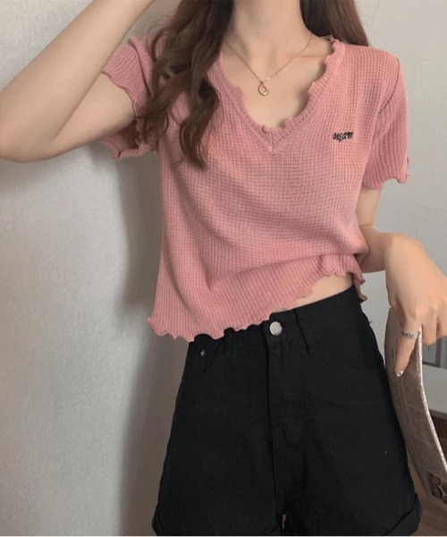 Beststore(ベストストア)の「Tシャツ ショート丈 トップス 刺繍ロゴ(Tシャツ/カットソー・レディース・ホワイト/ブラック/ブルー/ピンク・FREE)」の12枚目の写真