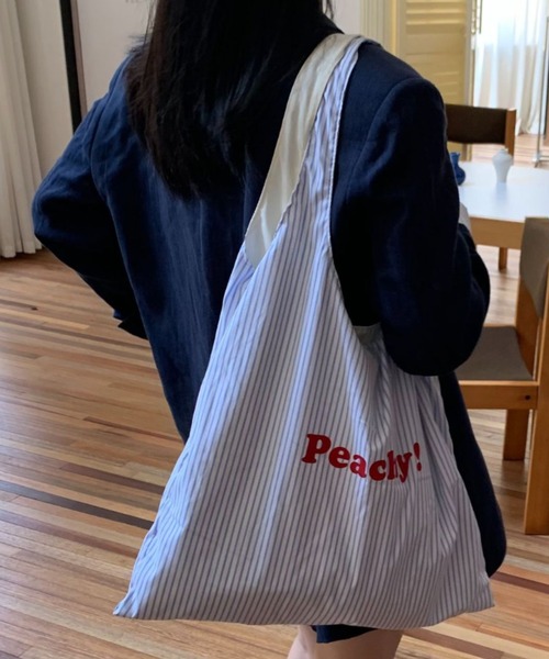 Vipoa(ヴィポア)の「stripe logo tote(トートバッグ・レディース・ホワイト/ピンク/イエロー/ブルー・FREE)」の5枚目の写真