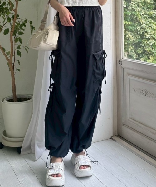 OLIVE des OLIVE（オリーブデオリーブ）の「パステルカーゴパンツ（カーゴパンツ・レディース・ラベンダー/ネイビー/ピンク/オフホワイト・FREE）」の5枚目の写真