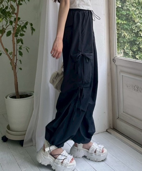 OLIVE des OLIVE（オリーブデオリーブ）の「パステルカーゴパンツ（カーゴパンツ・レディース・ラベンダー/ネイビー/ピンク/オフホワイト・FREE）」の6枚目の写真