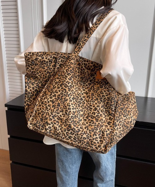 REBALANCE(リバランス)の「ヒョウ柄ショルダーバッグ(ショルダーバッグ・レディース・A/B・ONE SIZE)」の9枚目の写真
