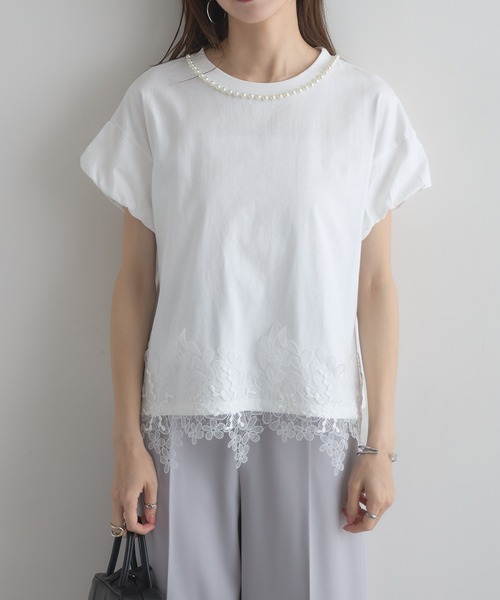&. NOSTALGIA（アンドドットノスタルジア）の「【ZOZO限定】パールネックレースヘムトップス（Tシャツ/カットソー・レディース・ホワイト/ブラック・M）」の2枚目の写真