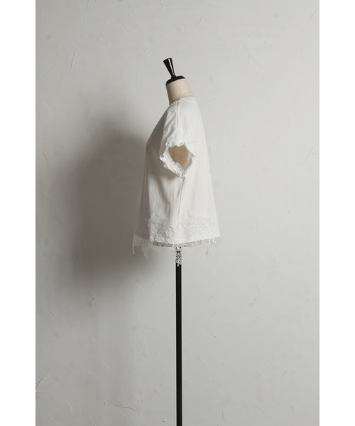 &. NOSTALGIA（アンドドットノスタルジア）の「【ZOZO限定】パールネックレースヘムトップス（Tシャツ/カットソー・レディース・ホワイト/ブラック・M）」の14枚目の写真