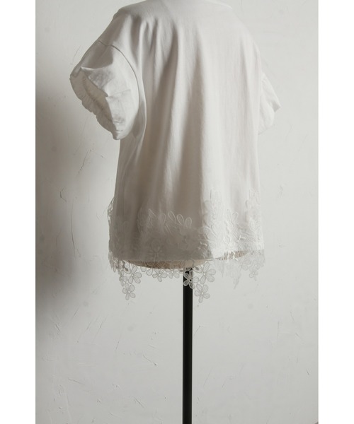 &. NOSTALGIA（アンドドットノスタルジア）の「【ZOZO限定】パールネックレースヘムトップス（Tシャツ/カットソー・レディース・ホワイト/ブラック・M）」の16枚目の写真