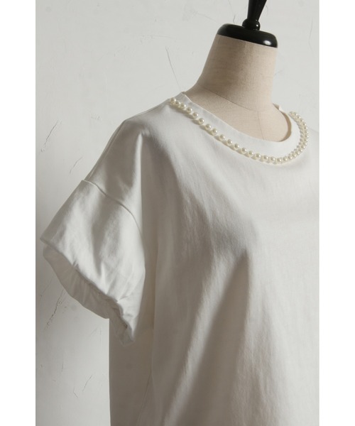 &. NOSTALGIA（アンドドットノスタルジア）の「【ZOZO限定】パールネックレースヘムトップス（Tシャツ/カットソー・レディース・ホワイト/ブラック・M）」の19枚目の写真
