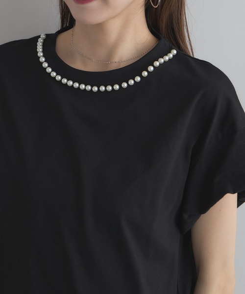 &. NOSTALGIA（アンドドットノスタルジア）の「【ZOZO限定】パールネックレースヘムトップス（Tシャツ/カットソー・レディース・ホワイト/ブラック・M）」の5枚目の写真