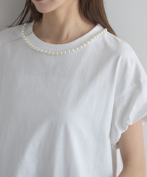 &. NOSTALGIA（アンドドットノスタルジア）の「【ZOZO限定】パールネックレースヘムトップス（Tシャツ/カットソー・レディース・ホワイト/ブラック・M）」の9枚目の写真