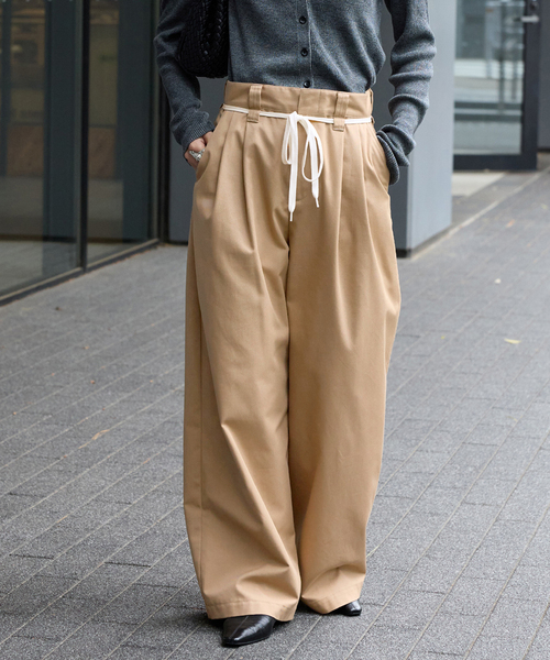 JOURNAL STANDARD（ジャーナルスタンダード）の「TCチノワイドパンツ（チノパンツ・レディース・ベージュ・36/38）」の18枚目の写真