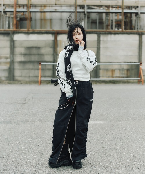 Subciety(サブサエティ)の「Sleeve embroidery tee【WOMEN】(Tシャツ/カットソー・レディース・ホワイト/オレンジ/イエロー/ブラック・FREE)」の14枚目の写真