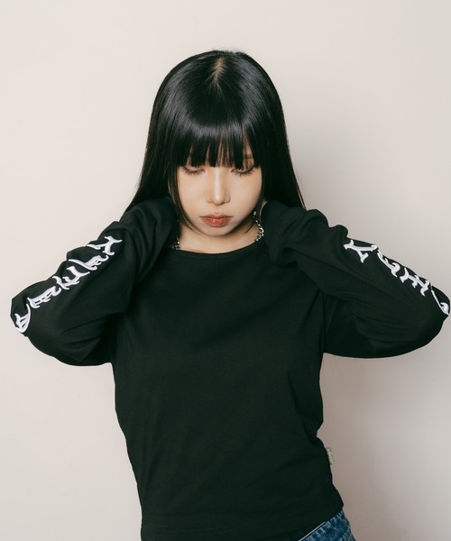 Subciety(サブサエティ)の「Sleeve embroidery tee【WOMEN】(Tシャツ/カットソー・レディース・ホワイト/オレンジ/イエロー/ブラック・FREE)」の9枚目の写真