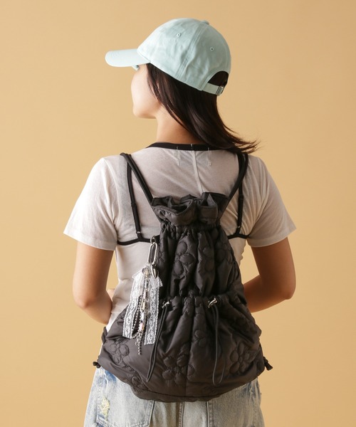 tiny tiny（ティニーティニー）の「ボリュームキラキラ垂らしチャーム[tiny tiny(ティニーティニー)]（チャーム・レディース・グレー/イエロー・0）」の12枚目の写真