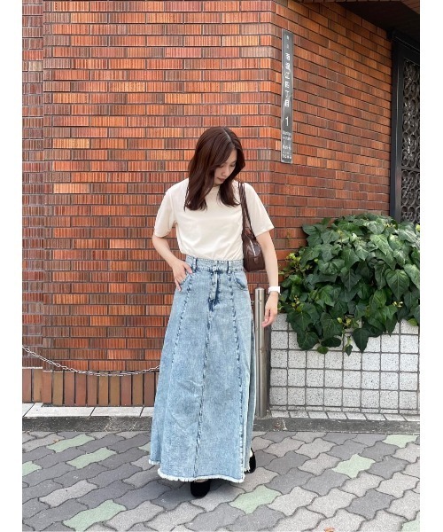 titivate（ティティベイト）の「ハイウエストボリュームフレアデニムスカート（デニムスカート・レディース・ライトブルー/グレー/ブルー・L/M/S）」の4枚目の写真