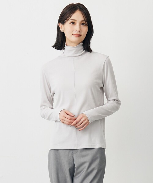 J.PRESS Ladies(J.プレス レディス)の「タートルジャージー カットソー(Tシャツ/カットソー・レディース・サックスブルー系/ライトグレー系/シルバー系/ブラック系/アイボリー系・SMALL)」の1枚目の写真