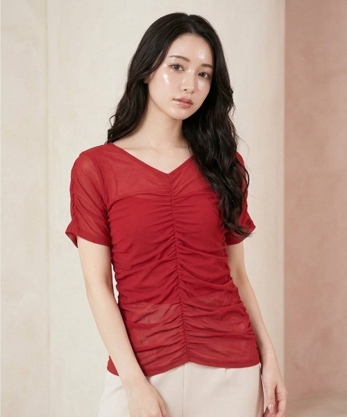 DIP IN CHOCOLATE(ディップインチョコレート)の「半袖シアーギャザートップス【DIP IN CHOCOLATE】(Tシャツ/カットソー・レディース・ブラック/チャコールグレー/クリーム/レッド・F)」の4枚目の写真