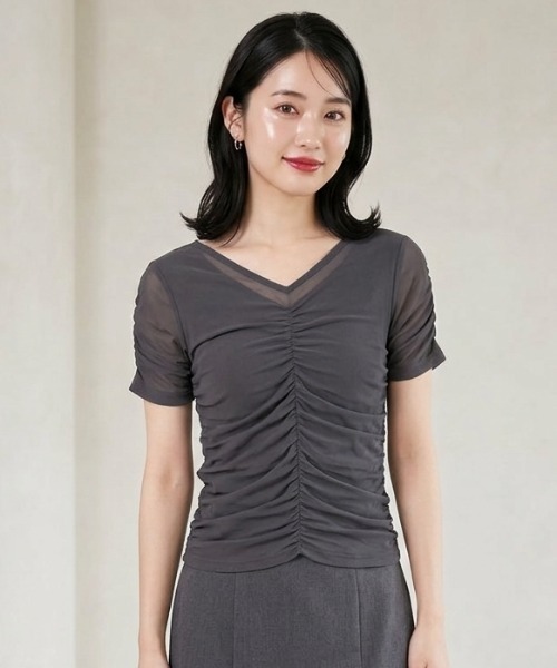 DIP IN CHOCOLATE(ディップインチョコレート)の「半袖シアーギャザートップス【DIP IN CHOCOLATE】(Tシャツ/カットソー・レディース・ブラック/チャコールグレー/クリーム/レッド・F)」の2枚目の写真